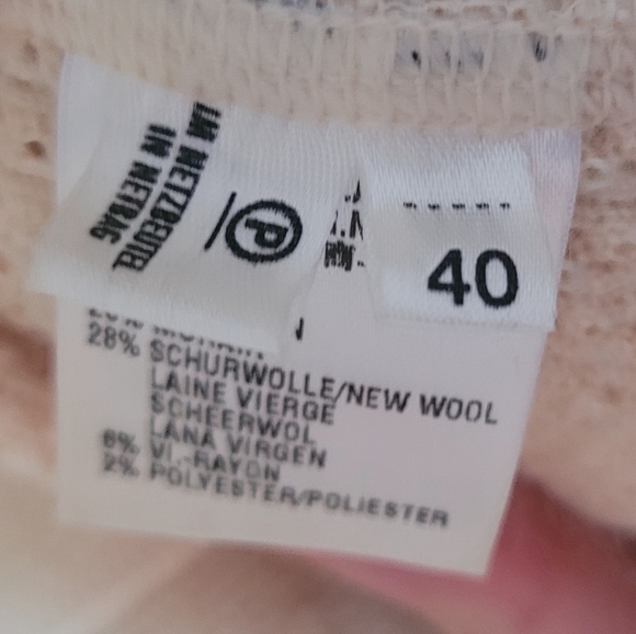 Gorgeous Escada cardigan - Size 40 - Picture 4 of 11